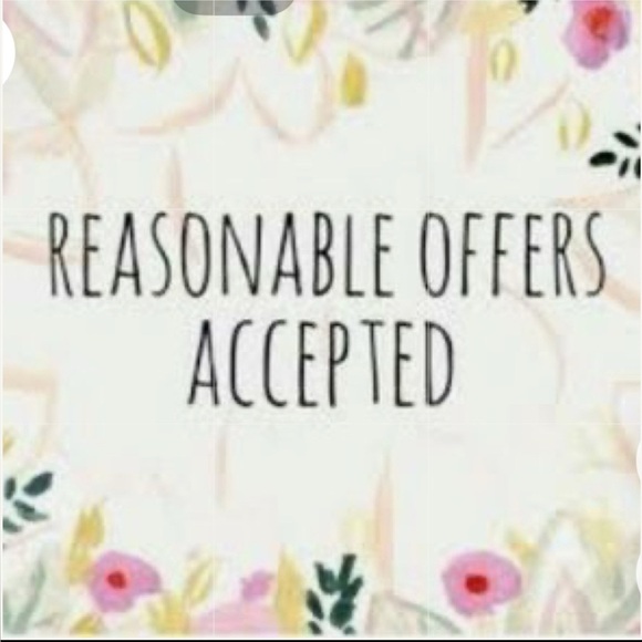 Stylish Gold and Black Keychain Bag Charm Accessory - Picture 10 of 11